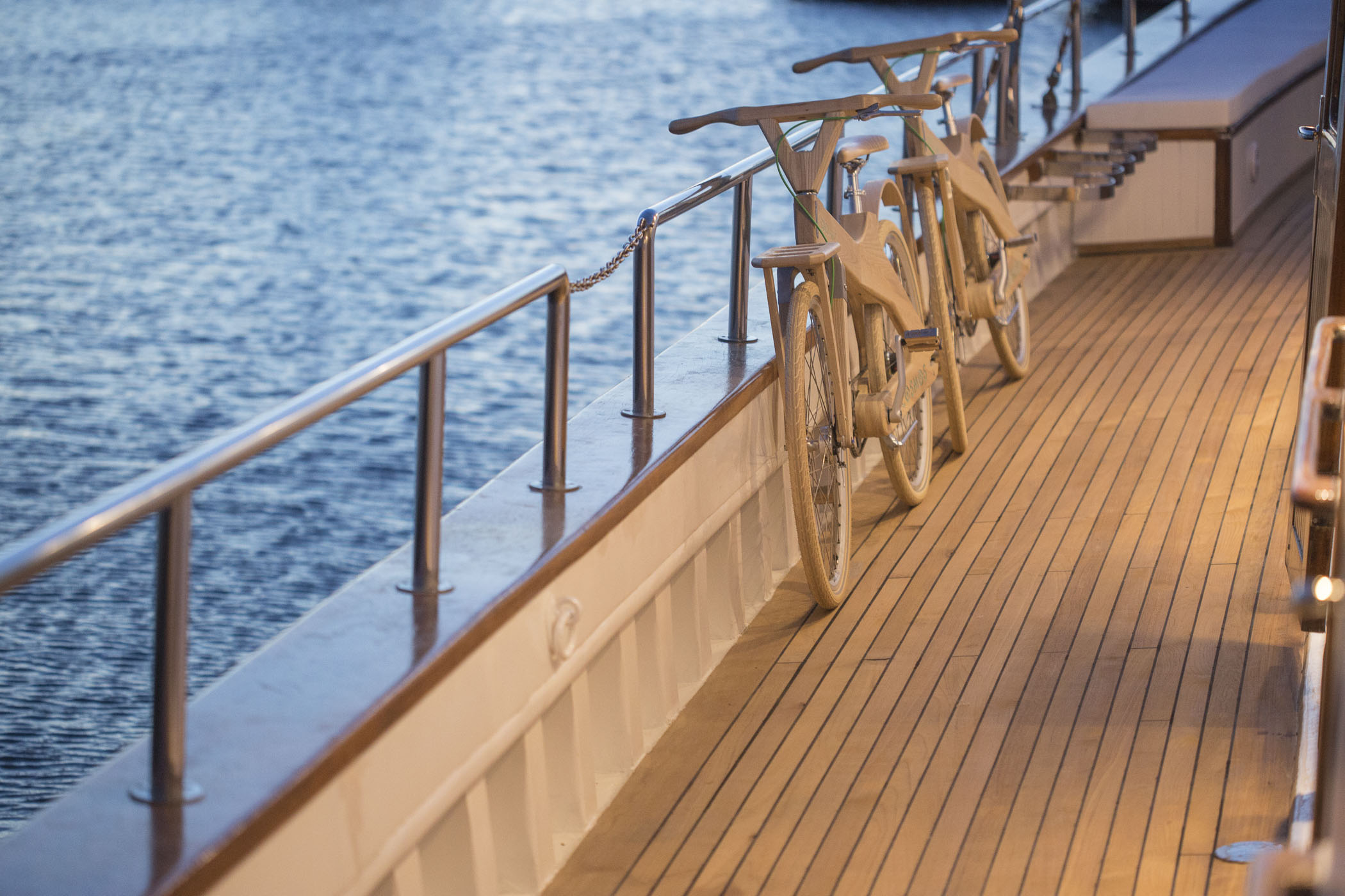 Cosmos Acrobat Yachting